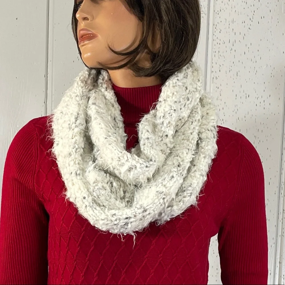 C.C Women's White & Grey Knitted Infinity Scarf